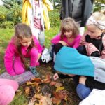 Sběr kaštanů – děti ZŠ Skalička